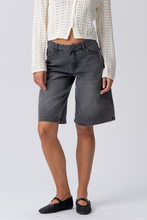 Afbeelding in Gallery-weergave laden, Denim Jorts - Black Denim
