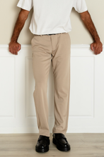 Cargar imagen en el visor de la galería, The Original Performance Pants (Regular) - Sand