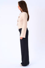 Carica l'immagine nel visualizzatore di Gallery, Ivy Tie Blouse Knit - Beige