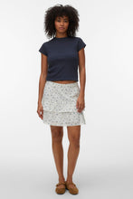 Carregar imagem no visualizador da galeria, Rine Short Skirt - Snow White -Marguerite Blue Jasper