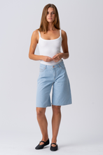 Afbeelding in Gallery-weergave laden, Denim Jorts - Light Blue Denim