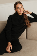 Charger l'image dans la galerie, Essential Hoodie - Black