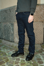 Carica l'immagine nel visualizzatore di Gallery, The Original Performance Jeans (Regular) Premium - Dark Blue Denim