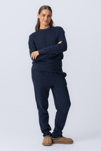 Carica l'immagine nel visualizzatore di Gallery, Essential Crewneck - Navy