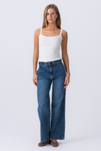Load image into Gallery viewer, Amalia Jeans - Medium Blue