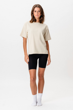 Load image into Gallery viewer, Boxfit T-shirt - Beige
