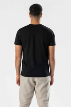 Carica l'immagine nel visualizzatore di Gallery, Regular T-shirt - Black