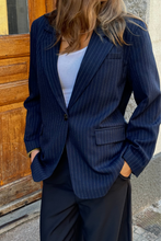 Carica l'immagine nel visualizzatore di Gallery, Blazer di grandi dimensioni - Pinstripe blu scuro