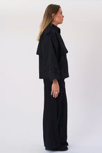 Cargar imagen en el visor de la galería, Elara Short Trenchcoat - Black