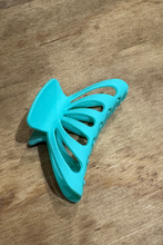 Load image into Gallery viewer, Hollow Claw Clip - Green