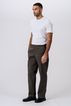 Charger l'image dans la galerie, Straight Cotton Chino - Olive