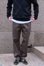 Carica l'immagine nel visualizzatore di Gallery, Straight Cotton Chino - Olive