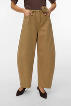 Load image into Gallery viewer, Kaitlin Wide Colored Barrel Jeans - Kelp