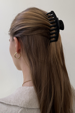 Charger l'image dans la galerie, Olivia Hair Clip - Matt Black