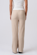 Cargar imagen en el visor de la galería, Ivy Knit Pants - Beige