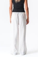 Cargar imagen en el visor de la galería, Mia Pants - White