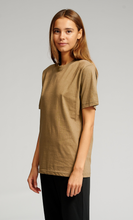 Carica l'immagine nel visualizzatore di Gallery, T -shirt oversize - Kaki