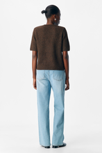 Cargar imagen en el visor de la galería, Aggia S/S Knit Pullover - Seal Brown