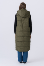 Load image into Gallery viewer, Long Puffer Vest - Dark Green