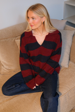 Carica l'immagine nel visualizzatore di Gallery, Nora Knit - Burgundy/ Deep Blue