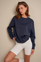 Carica l'immagine nel visualizzatore di Gallery, Heavy Crewneck - Navy
