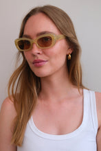 Carica l'immagine nel visualizzatore di Gallery, Saga Sunglasses - Beige