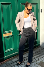 Carica l'immagine nel visualizzatore di Gallery, L'originale Performance Jeans sciolti - denim nero lavato