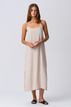 Carregar imagem no visualizador da galeria, Alicia Dress - Beige