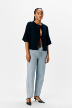 Cargar imagen en el visor de la galería, Julla Parvi 2/4 Knit Cardigan - Black
