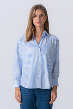 Carica l'immagine nel visualizzatore di Gallery, Layla Striped Shirt - Light Blue