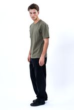 Cargar imagen en el visor de la galería, Boxy T-shirt - Olive