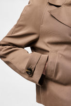 Carica l'immagine nel visualizzatore di Gallery, Scarlett Short Trenchcoat - Brown Lentil
