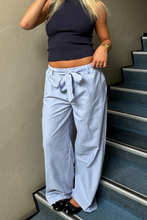 Afbeelding in Gallery-weergave laden, Francesca Striped Pants - Sky Blue