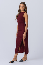 Cargar imagen en el visor de la galería, Lucia Dress - Burgundy
