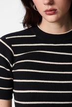 Carica l'immagine nel visualizzatore di Gallery, Mira O-Neck Knit - Black Birch