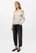 Cargar imagen en el visor de la galería, Reynard Off Shoulder Knit - Silver Grey
