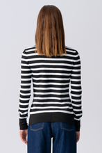 Cargar imagen en el visor de la galería, Maja Striped Shirt - Black