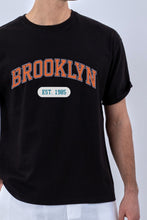 Cargar imagen en el visor de la galería, Oversized T-shirt with print - Black