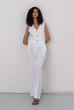 Load image into Gallery viewer, Elle Vest - White