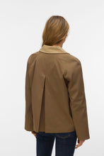Cargar imagen en el visor de la galería, Chelseafia Short Jacket - Cub