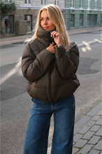 Load image into Gallery viewer, Short Puffer Jacket - Olive