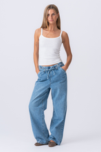 Load image into Gallery viewer, Nicole Baggy Jeans - Medium Blue