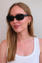 Cargar imagen en el visor de la galería, Saga Sunglasses - Black