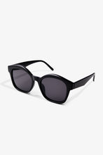 Load image into Gallery viewer, Maria Sunglasses - Black