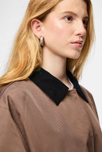 Load image into Gallery viewer, Jorma Long Light Jacket - Coffee Quartz Black