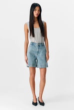 Charger l'image dans la galerie, Jen Shorts - Medium Blue Denim