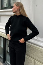 Cargar imagen en el visor de la galería, Azzurra Knit - Black