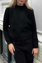 Cargar imagen en el visor de la galería, Azzurra Knit - Black
