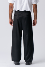 Charger l'image dans la galerie, Pleated Wide Pants - Black