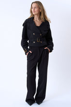 Cargar imagen en el visor de la galería, Julieta Short Jacket - Black